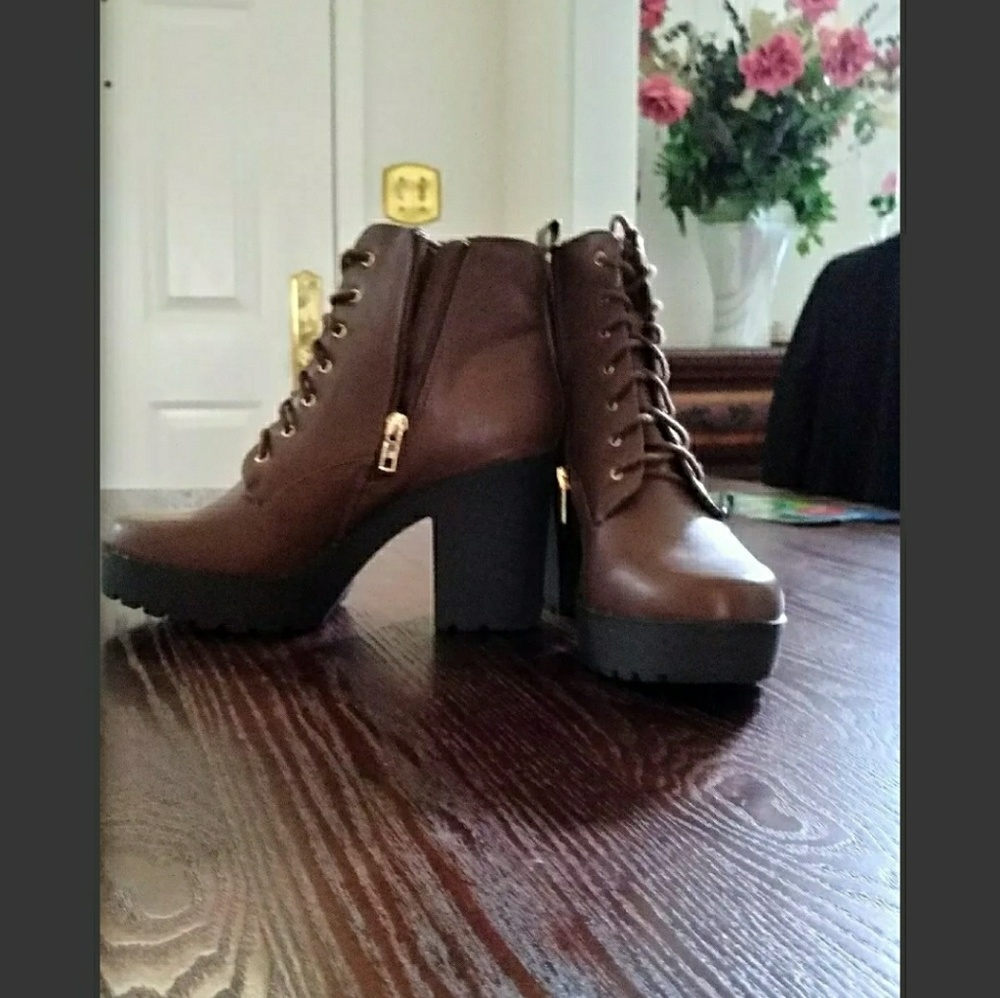 Brown Platform Boots Wmns. Sz. 8.5